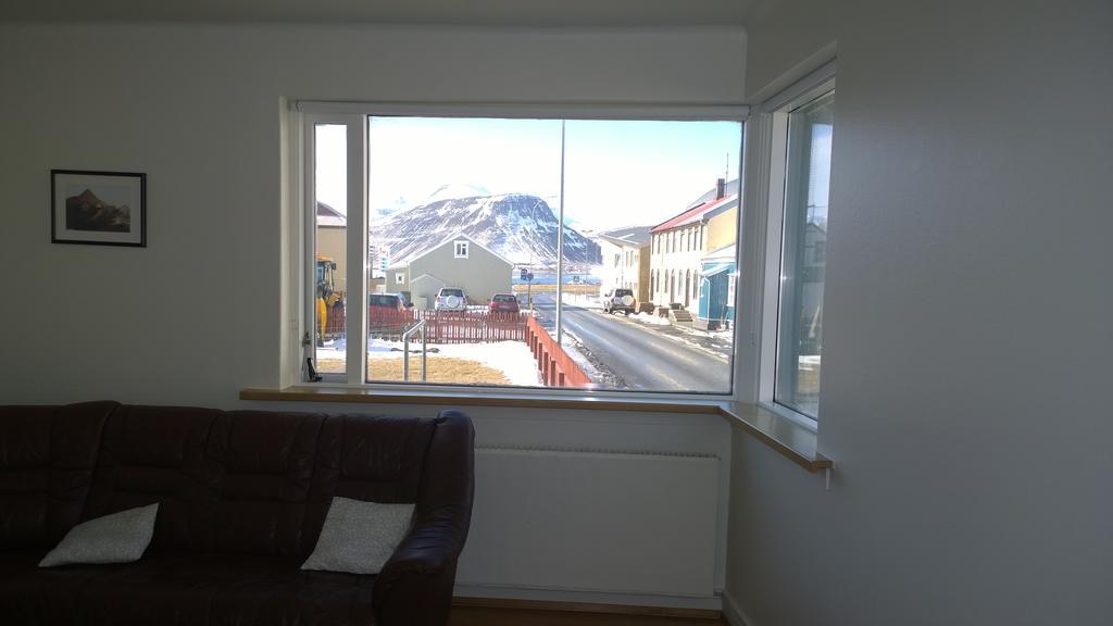 Budget Apartment With Ocean View Ísafjörður Exterior foto